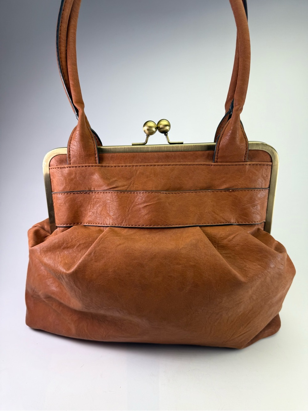 Vintage-Inspired Tan Vegan Leather Frame Satchel - Picture 2 of 8